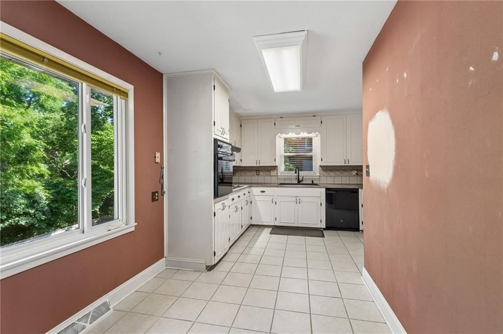 6826 N Baltimore Avenue — photo 11