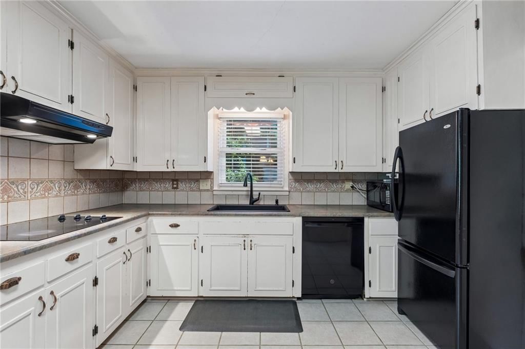 6826 N Baltimore Avenue — photo 12