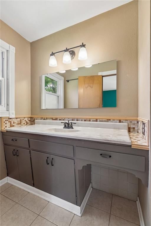 6826 N Baltimore Avenue — photo 16