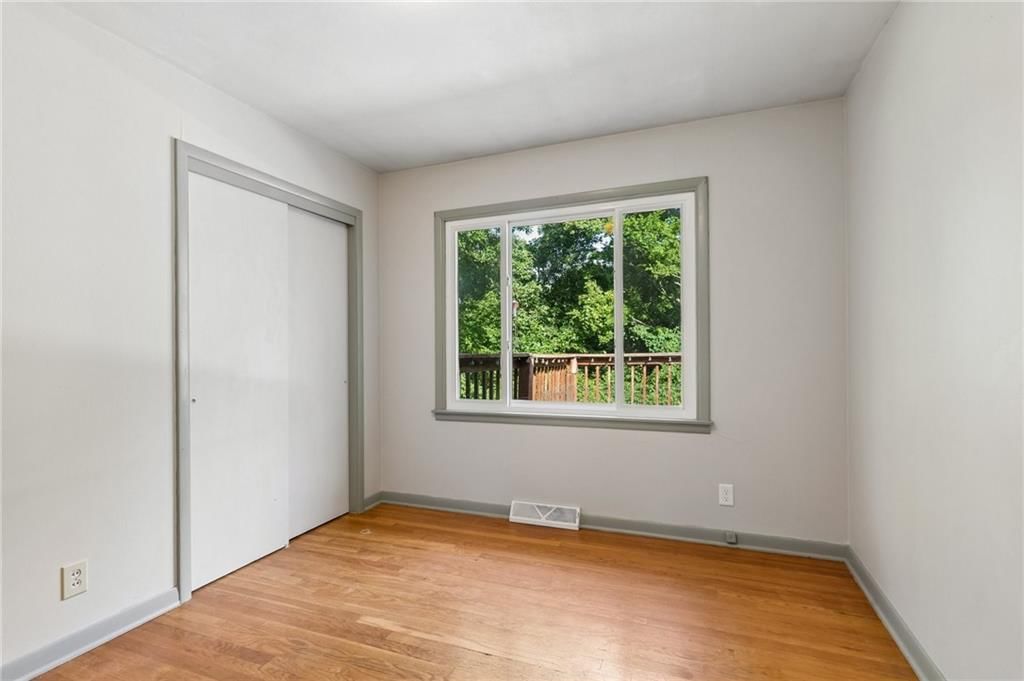 6826 N Baltimore Avenue — photo 20