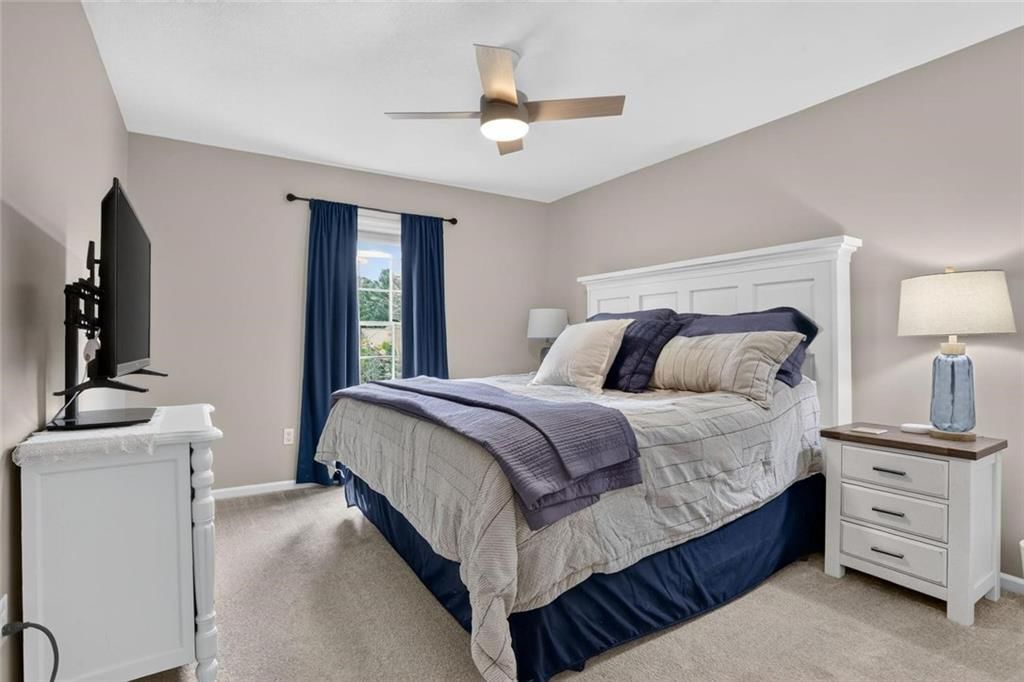 7646 N Pomona Avenue — photo 16