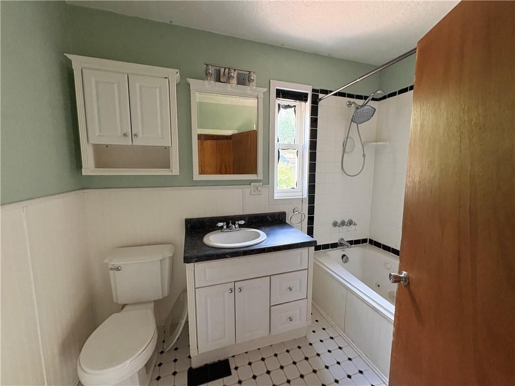 1913 Holman Street — photo 9