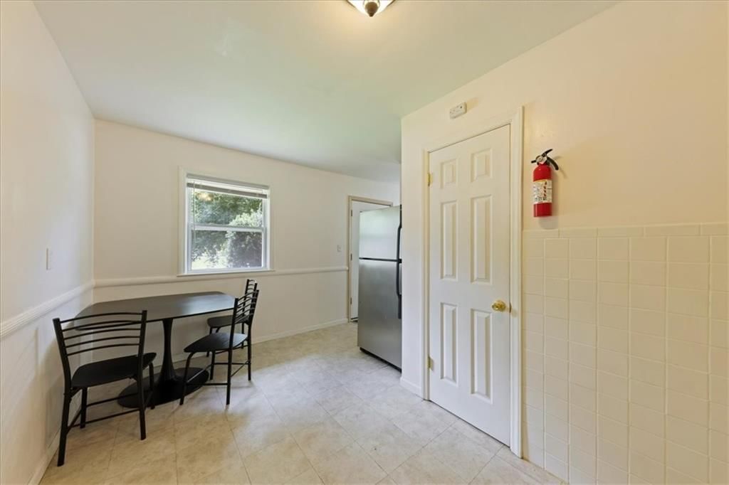 2021 S Harris Avenue — photo 9