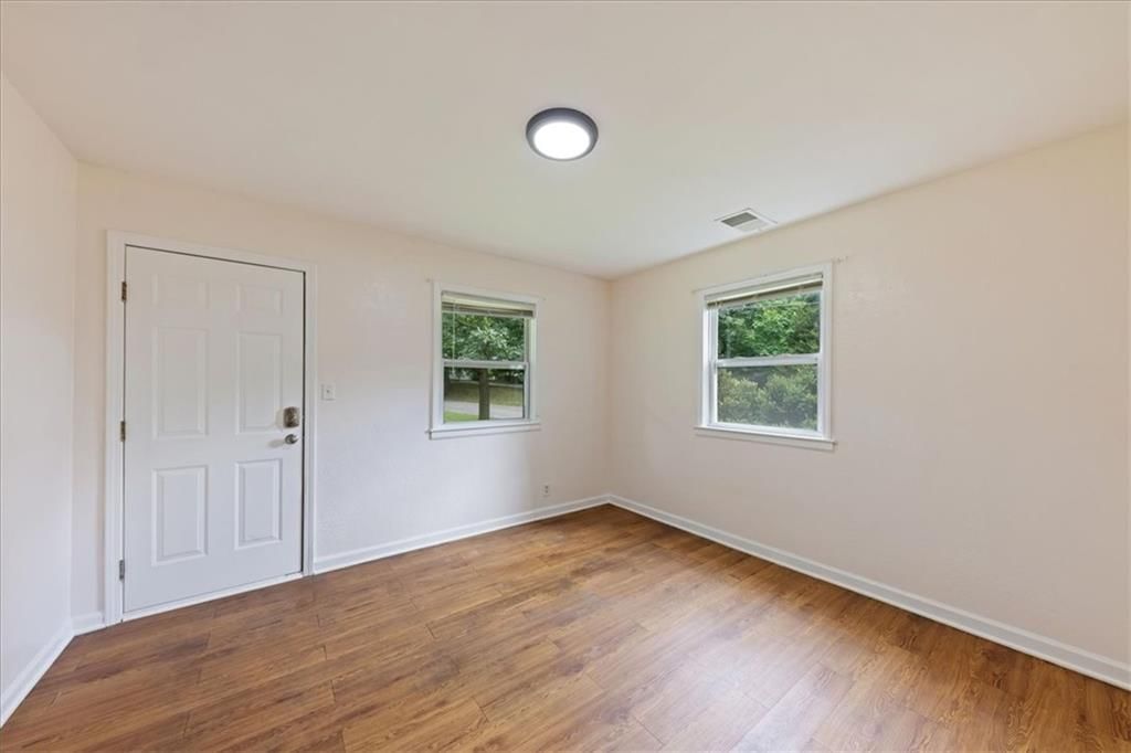 2021 S Harris Avenue — photo 19