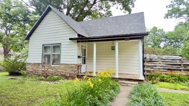 1030 W Walnut Street — photo 1