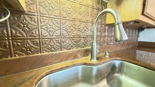 1030 W Walnut Street — photo 16