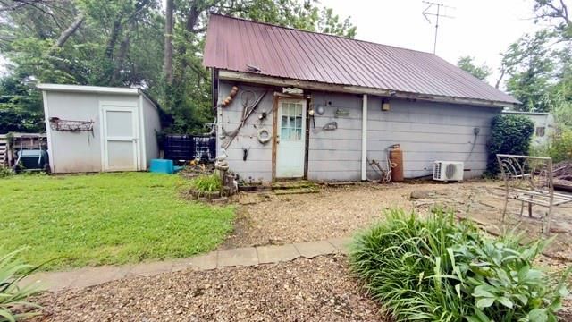 1030 W Walnut Street — photo 36