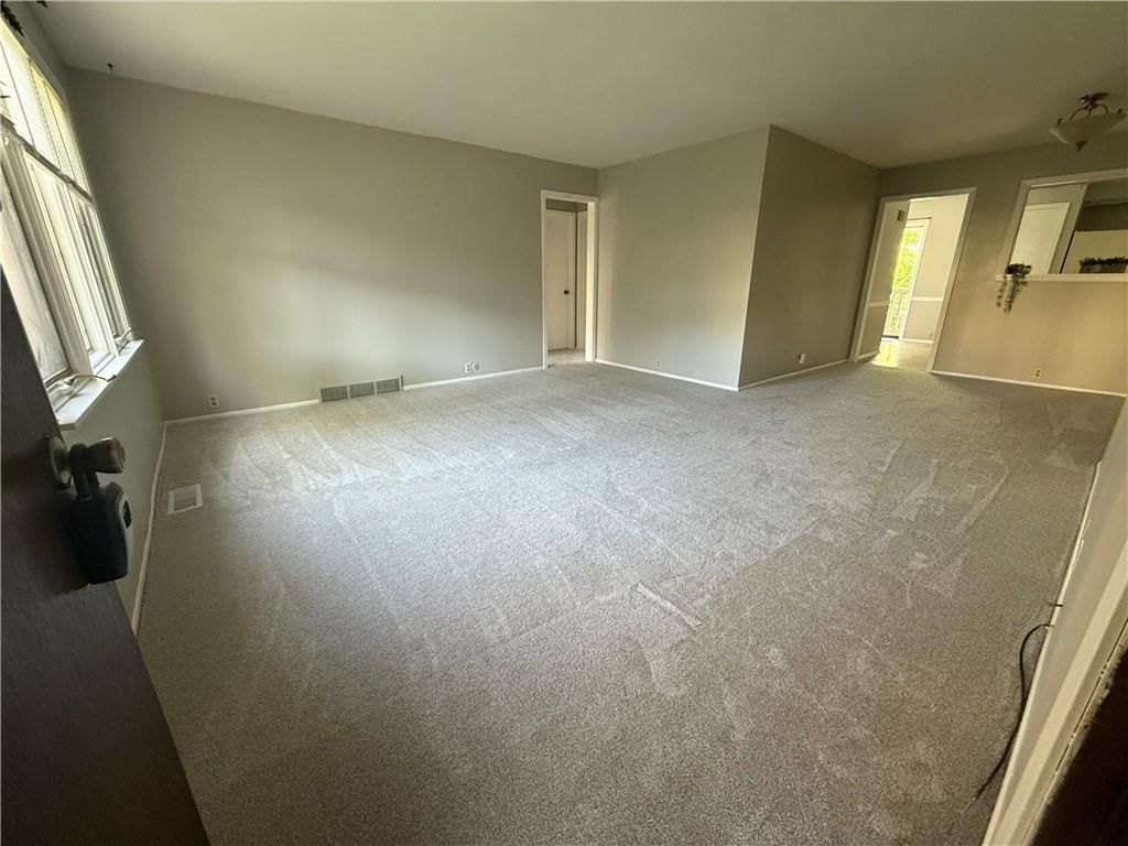 472 W 104th Street — photo 4