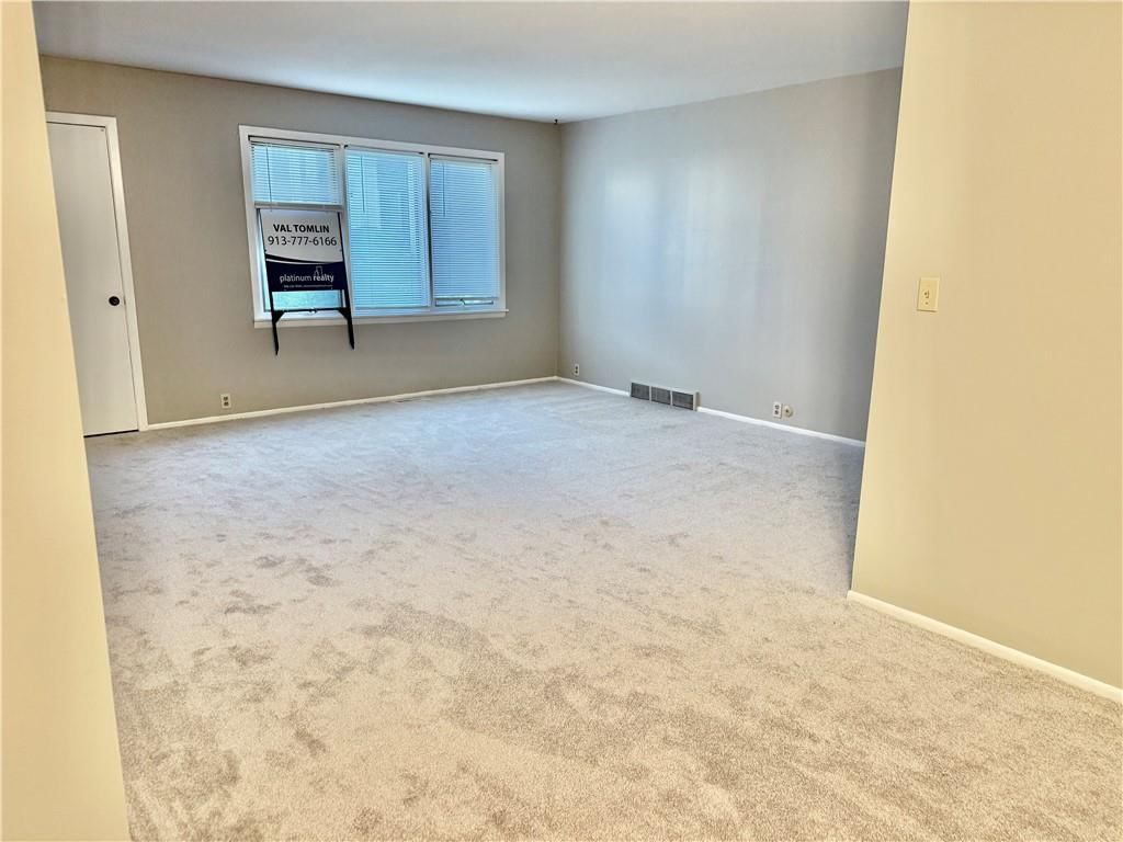 472 W 104th Street — photo 7