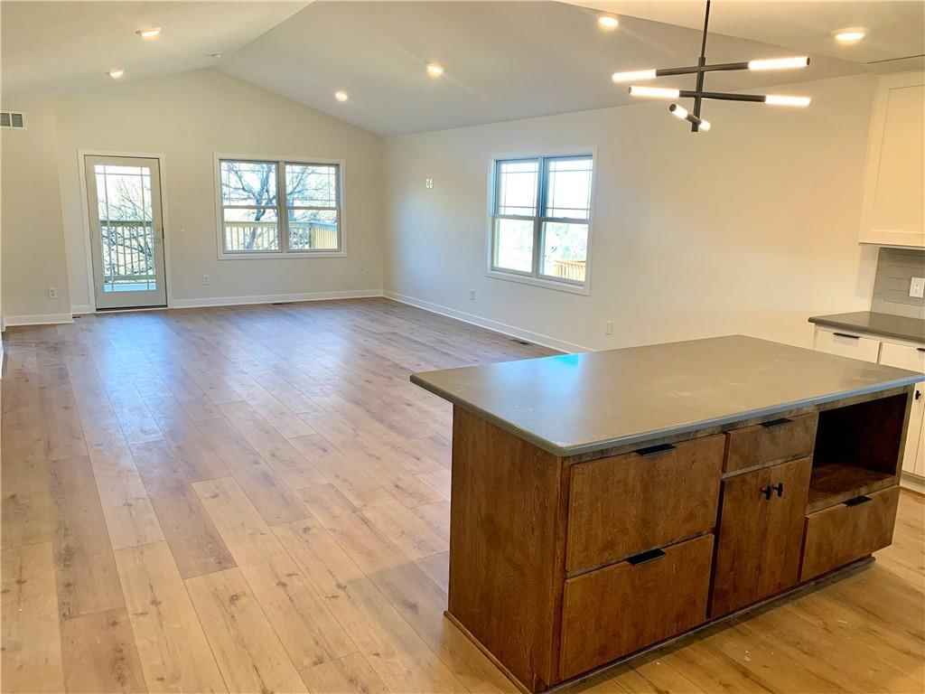 2701 Meadow Ridge — photo 3