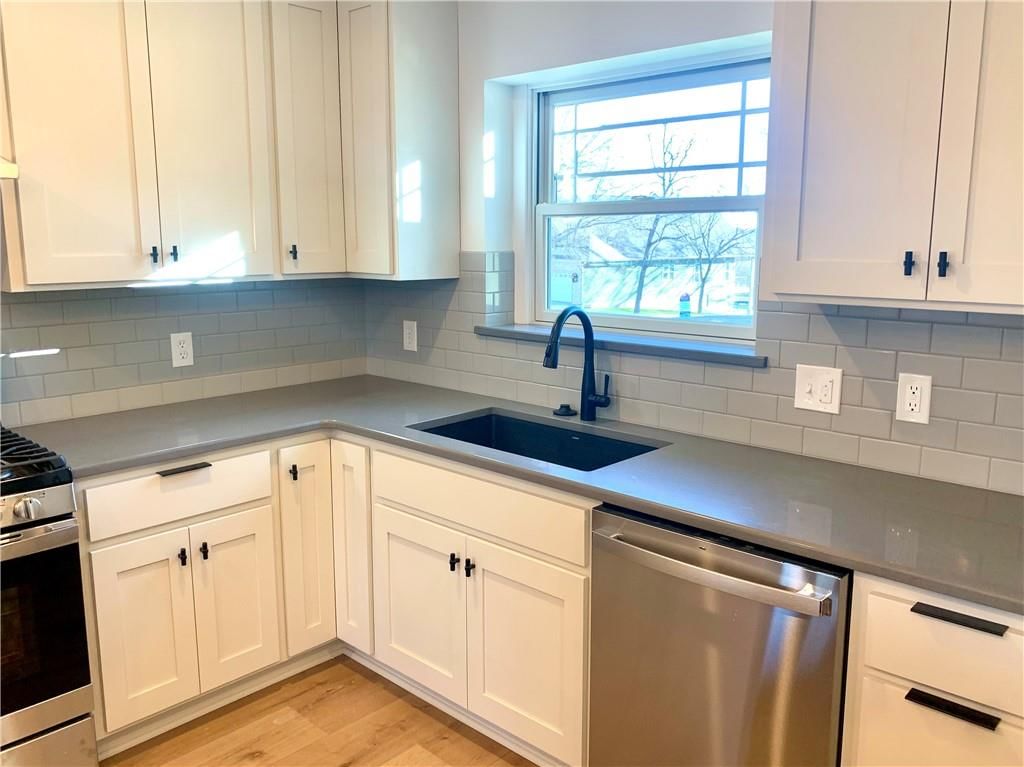 2701 Meadow Ridge — photo 9