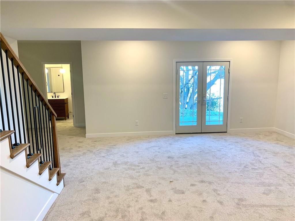 2701 Meadow Ridge — photo 32
