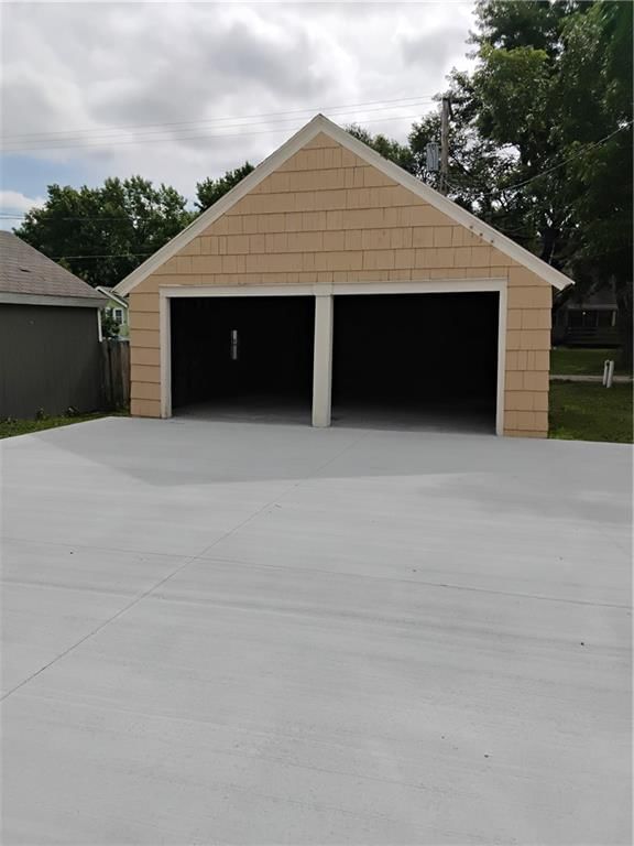 1231 S Hickory Street — photo 20