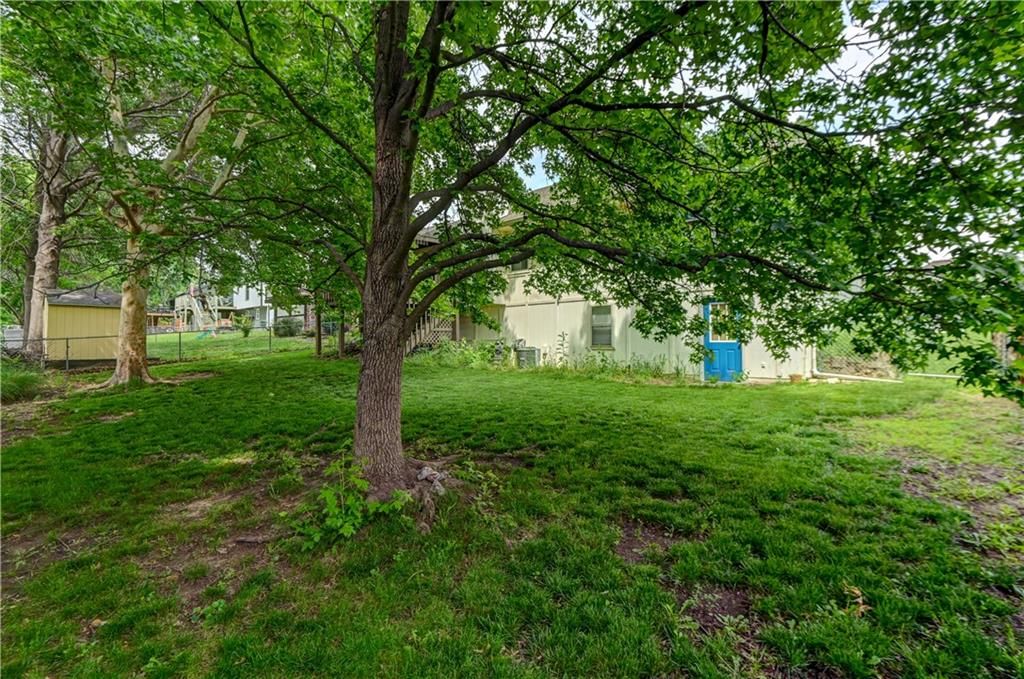 816 NE Bristol Drive — photo 44