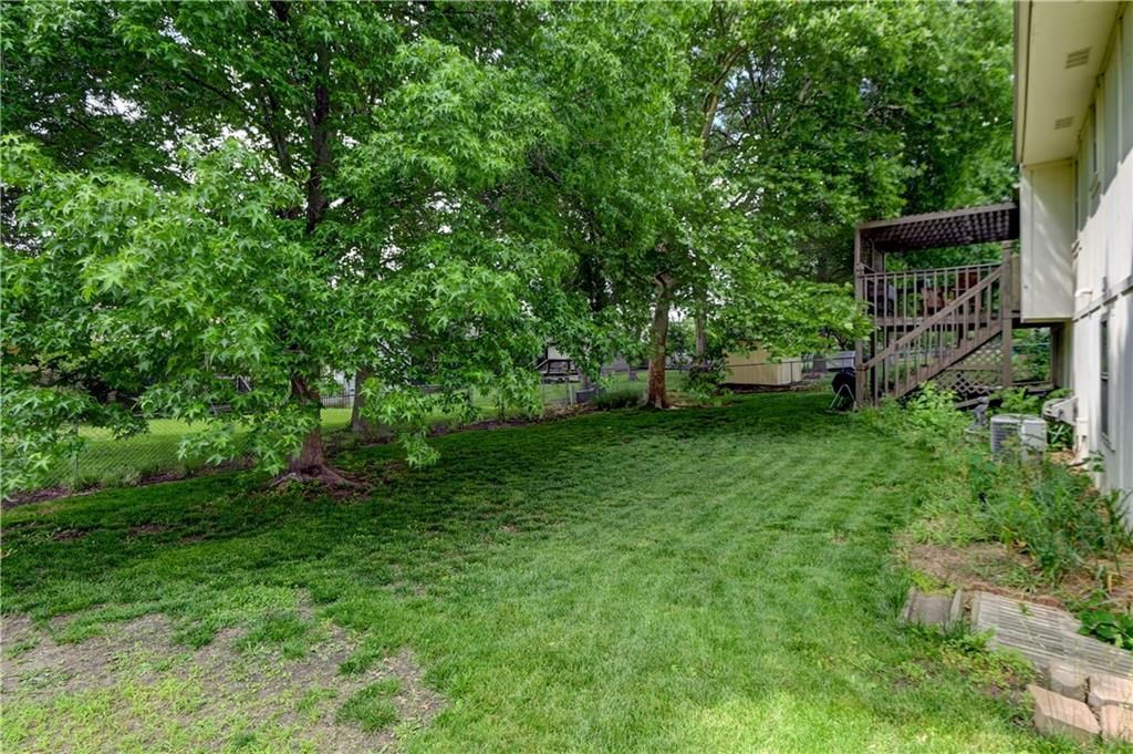 816 NE Bristol Drive — photo 45