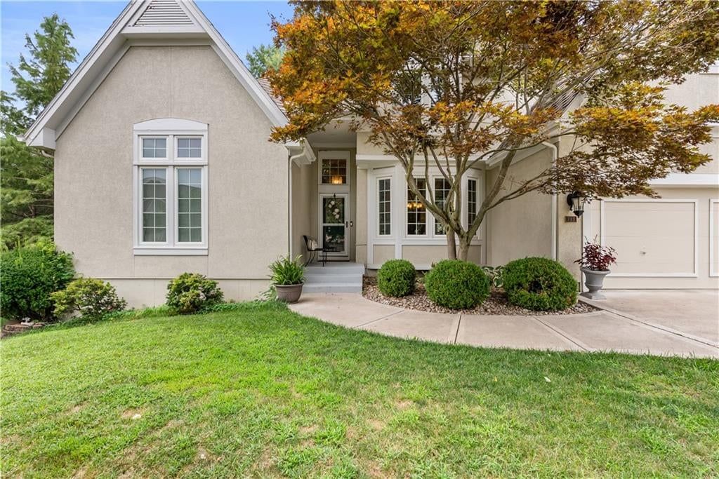 713 NE Plumbrook Place — photo 3