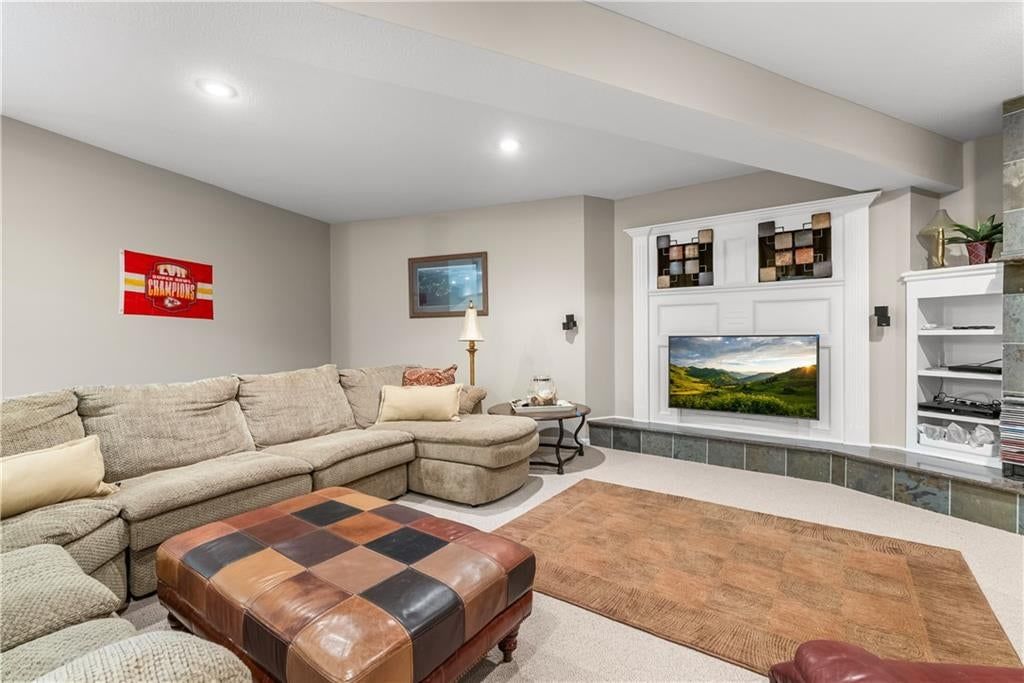 713 NE Plumbrook Place — photo 37