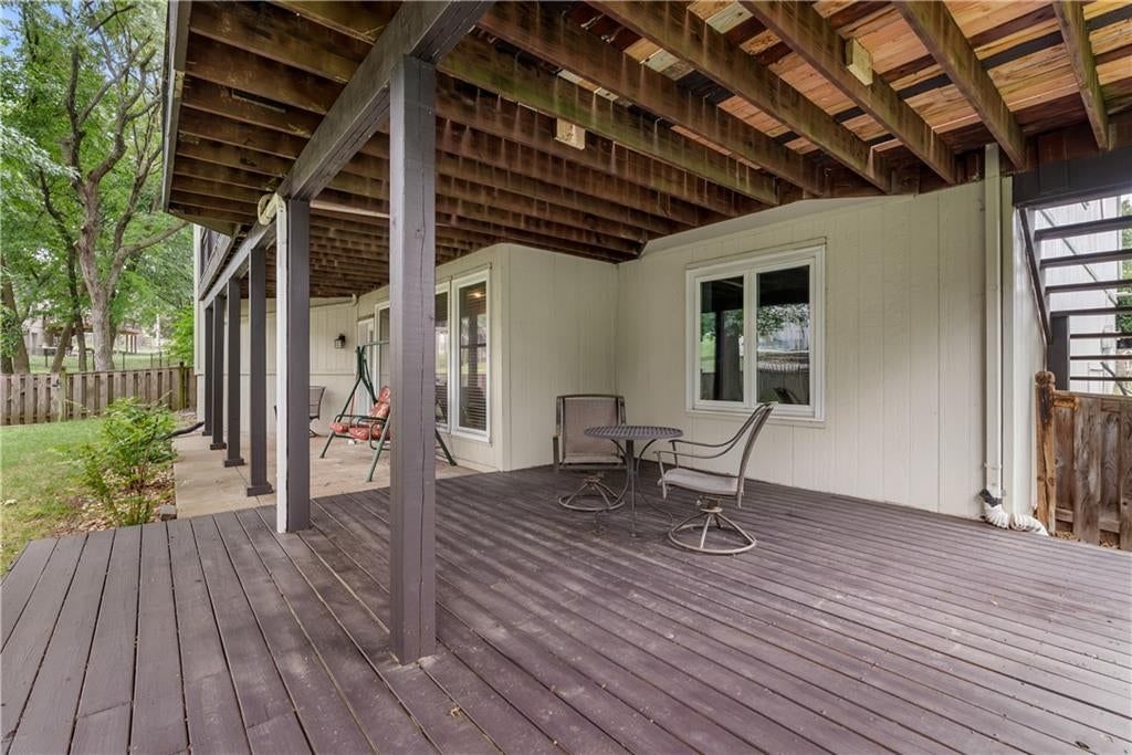 713 NE Plumbrook Place — photo 47