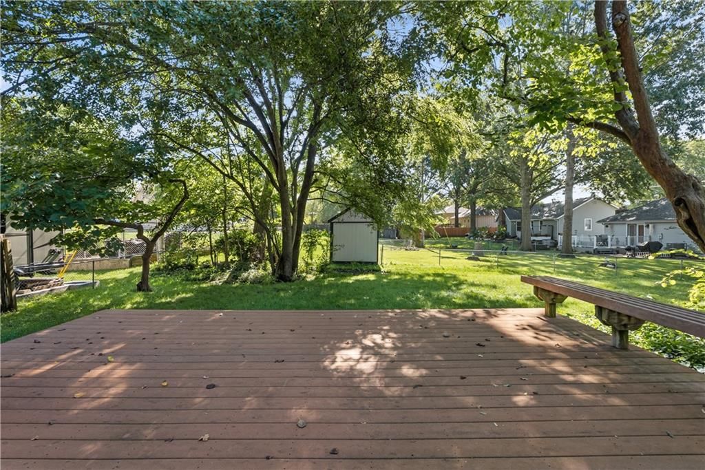 1312 SW Sunrise Drive — photo 2
