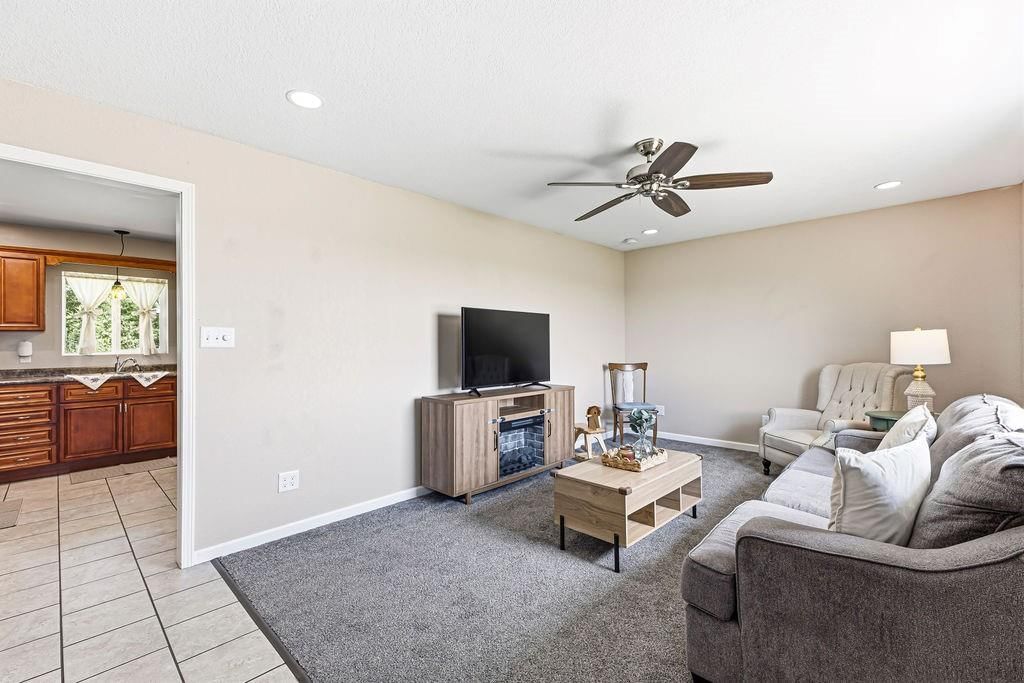 24635 Icon Road — photo 4