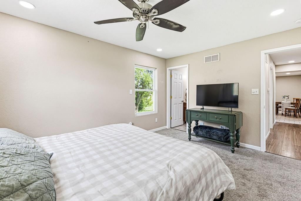 24635 Icon Road — photo 12