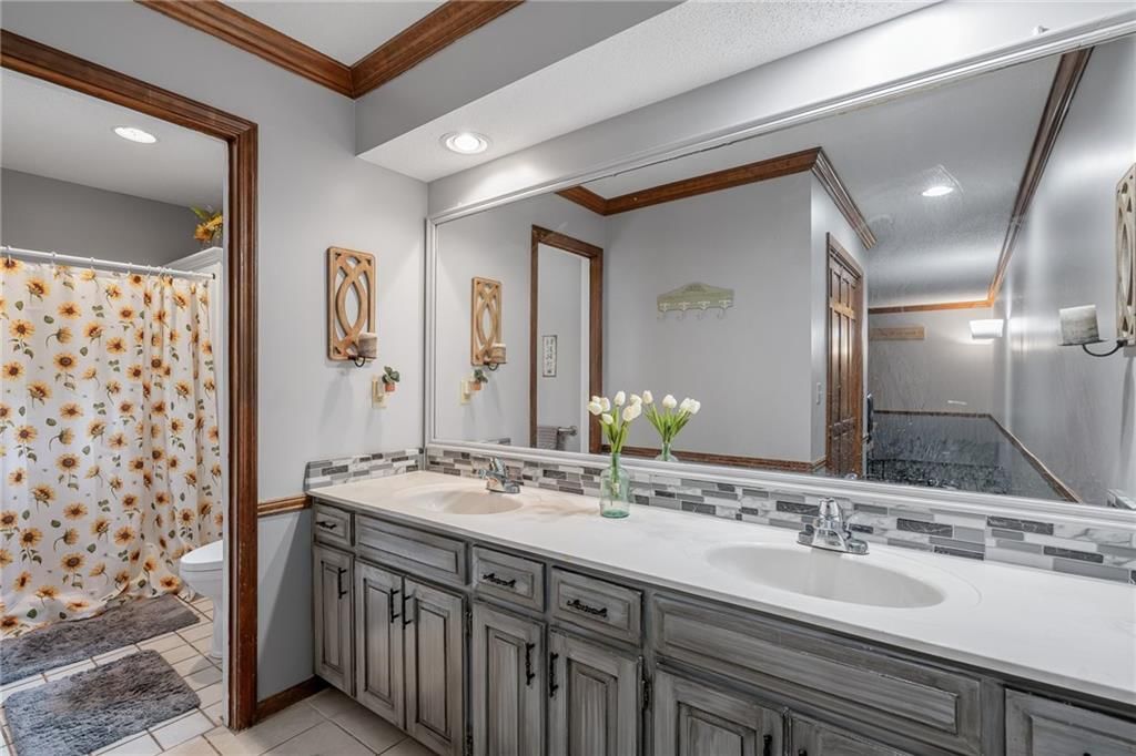 8408 W 115th Street — photo 18