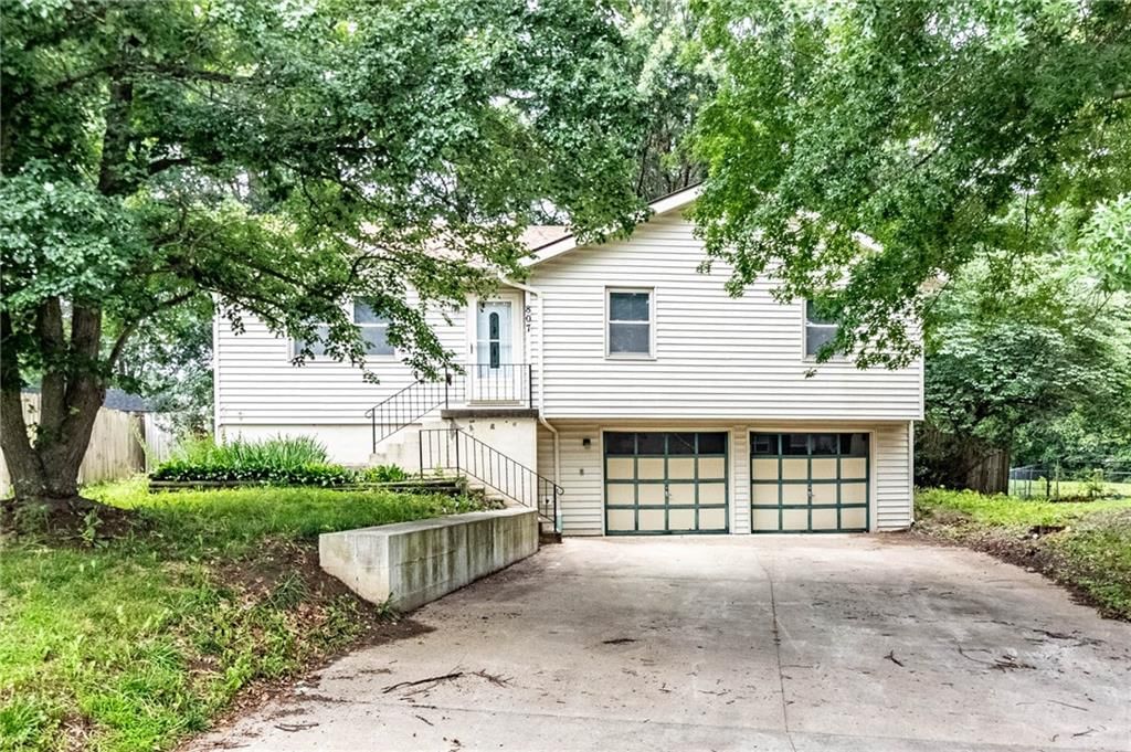 807 Britany Drive — photo 1