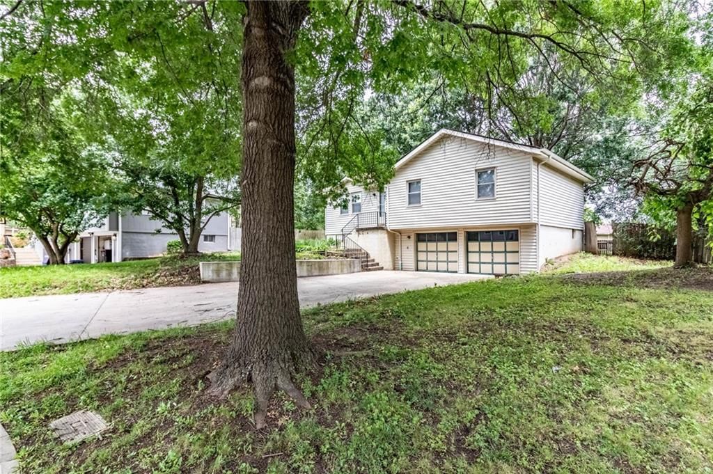 807 Britany Drive — photo 3