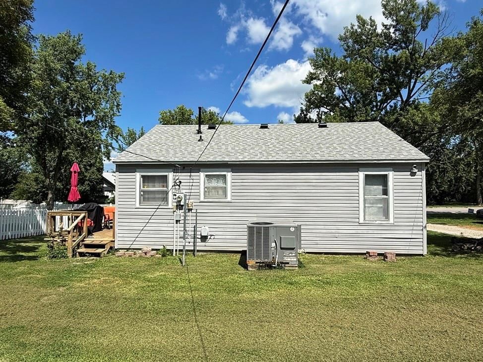 704 S Main Street — photo 22