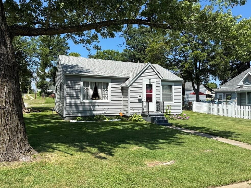 704 S Main Street — photo 26