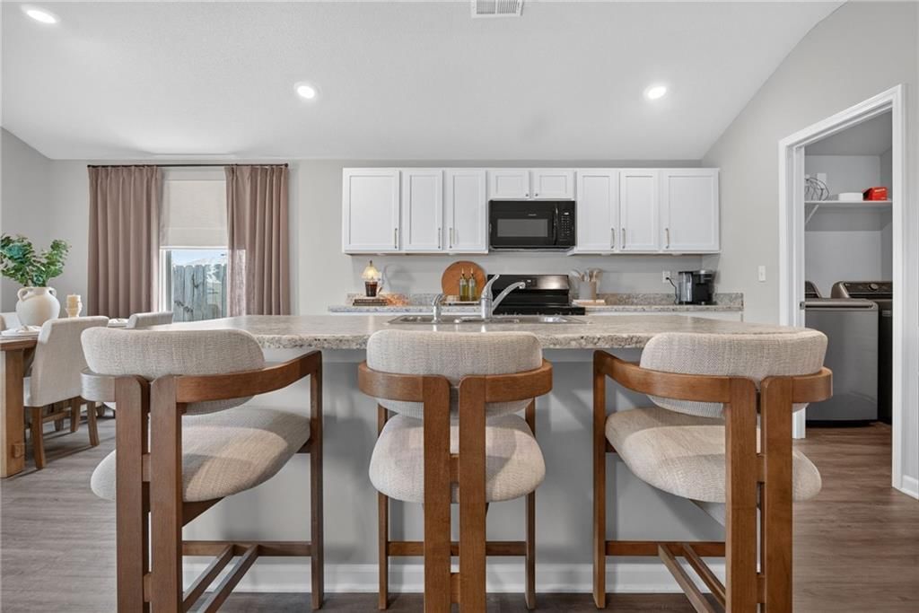 661 N Pear Street — photo 13