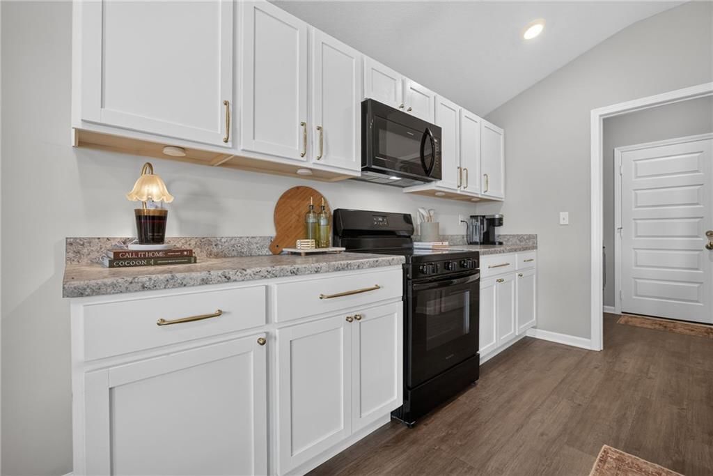 661 N Pear Street — photo 14