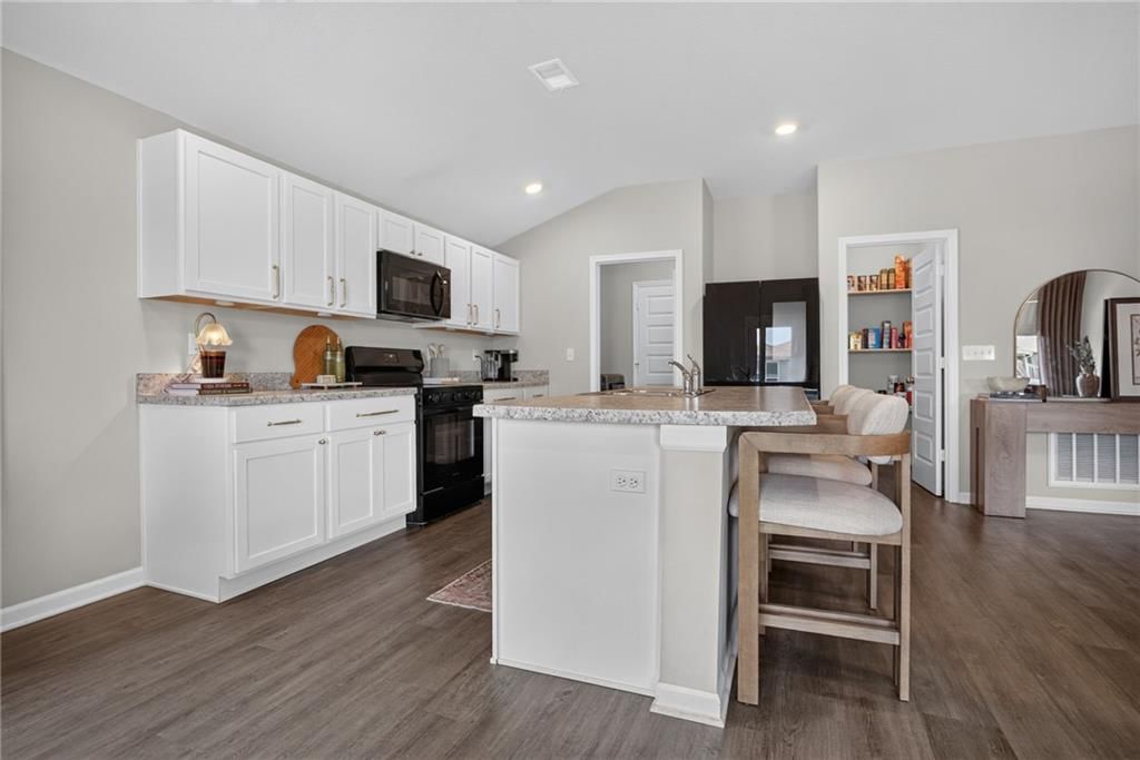 661 N Pear Street — photo 21