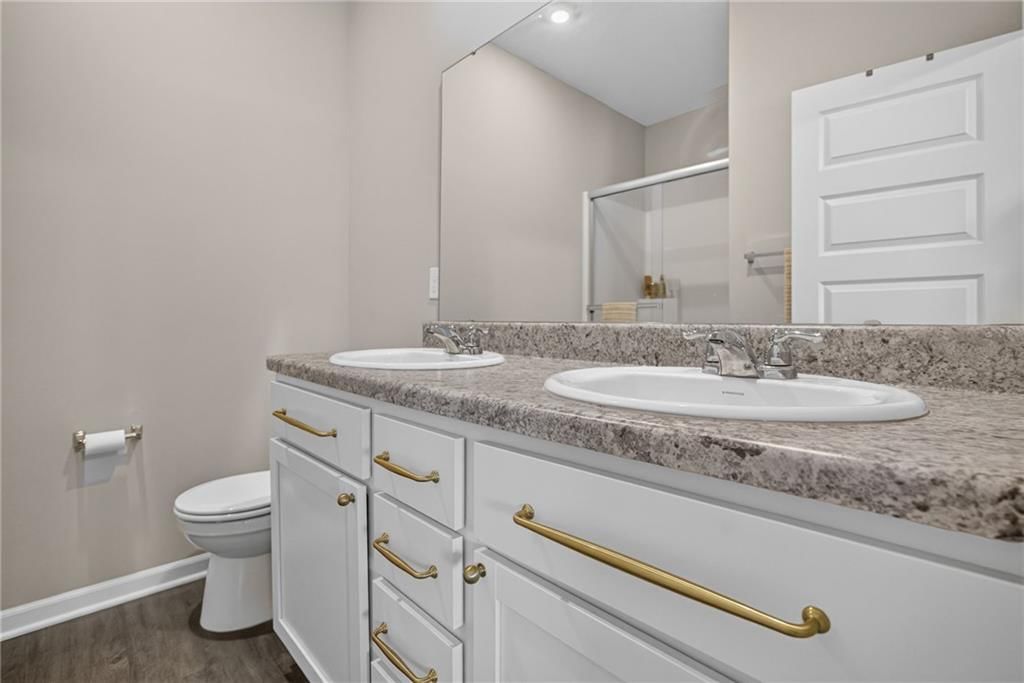 661 N Pear Street — photo 26
