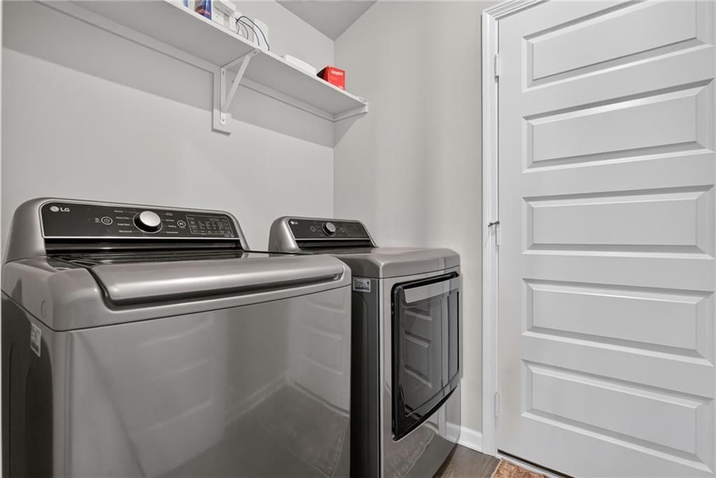 661 N Pear Street — photo 31