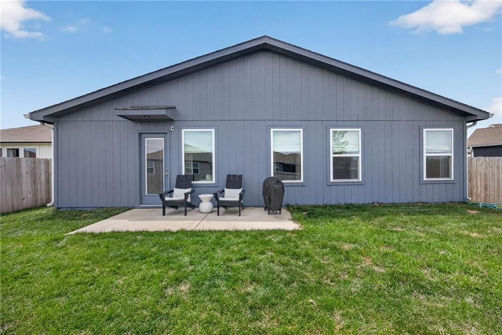 661 N Pear Street — photo 32