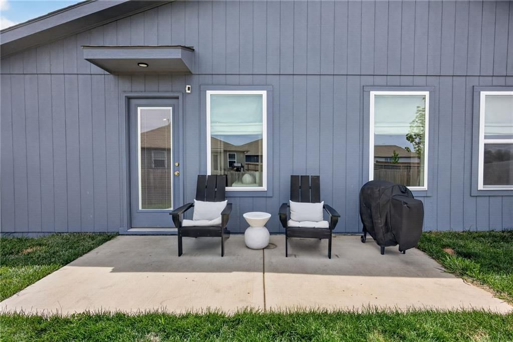 661 N Pear Street — photo 33
