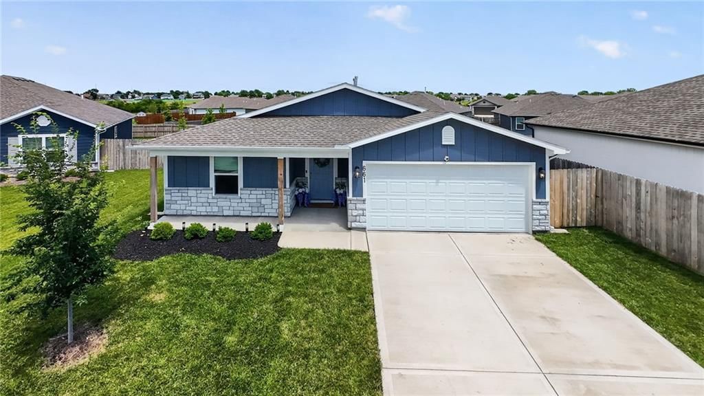 661 N Pear Street — photo 35