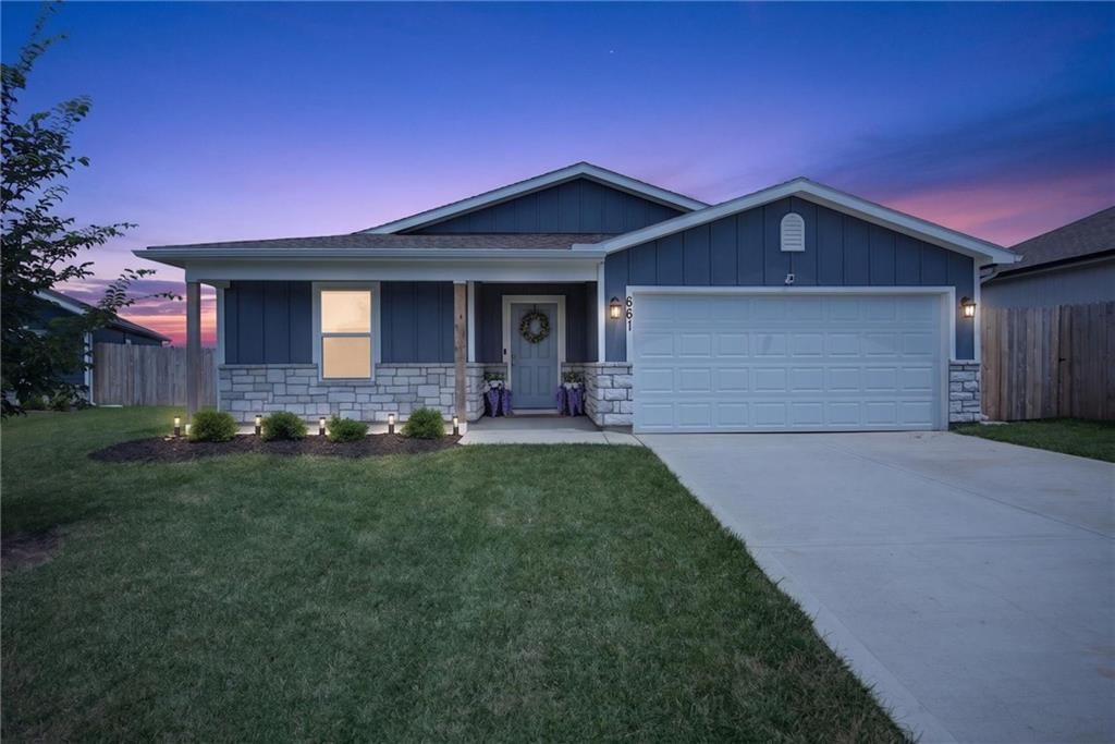 661 N Pear Street — photo 36