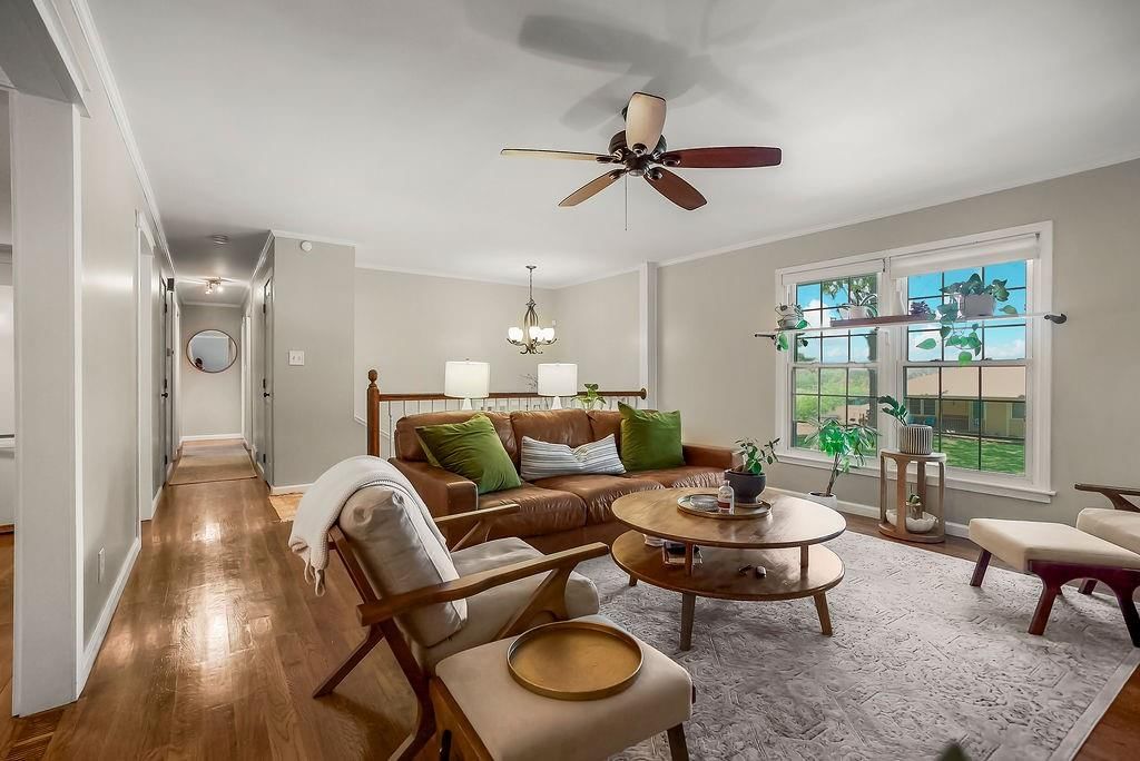 516 Oakbrook Drive — photo 4
