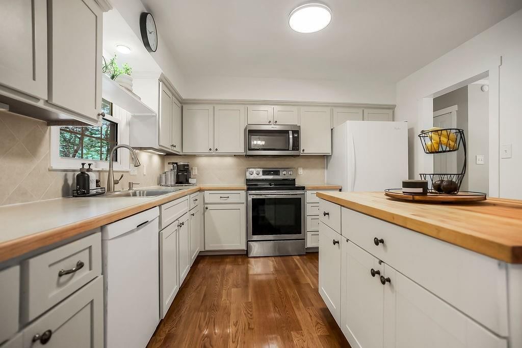 516 Oakbrook Drive — photo 9