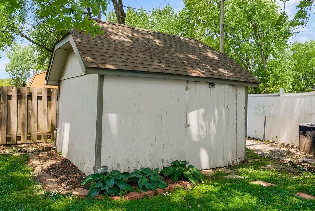 516 Oakbrook Drive — photo 26