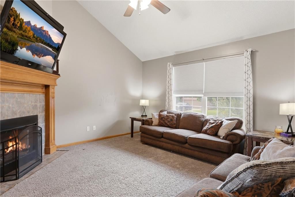 431 SW Joseph Lane — photo 3