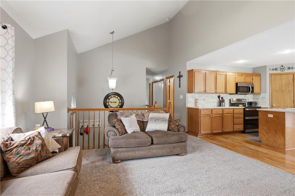 431 SW Joseph Lane — photo 4