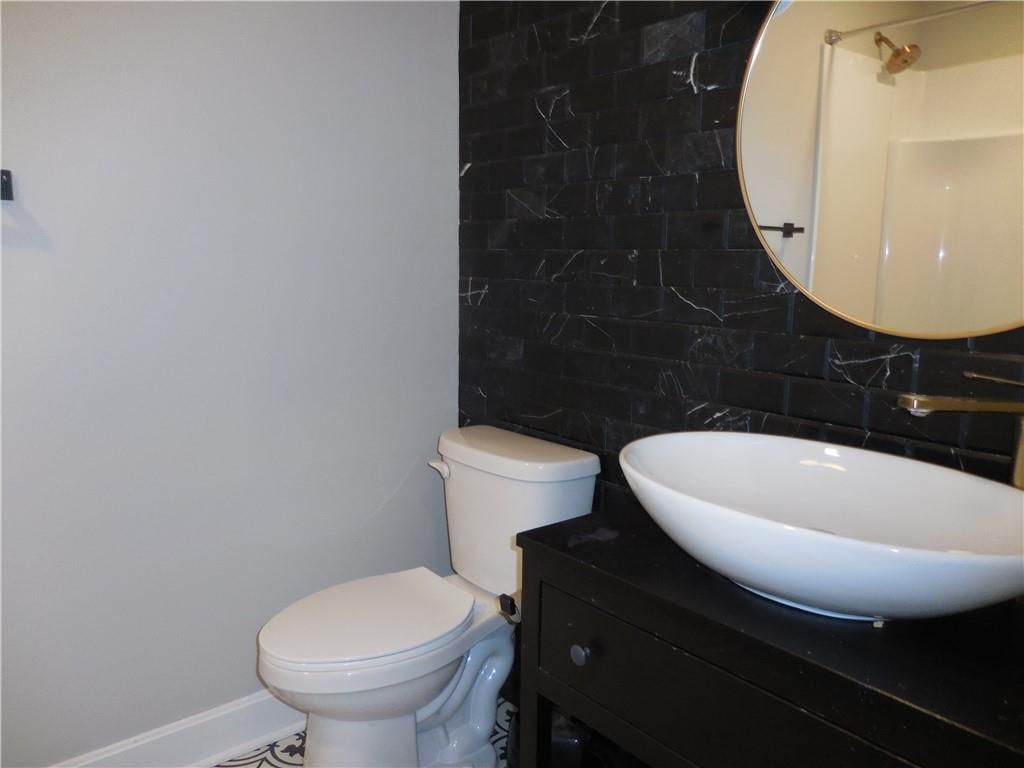 1000 Oakwood Street — photo 16