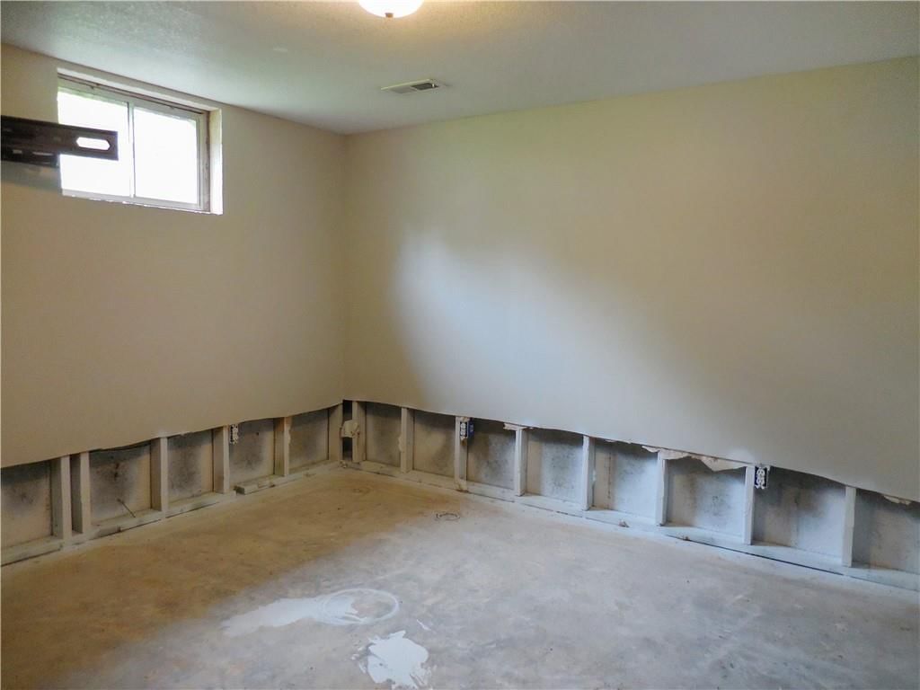 1000 Oakwood Street — photo 31