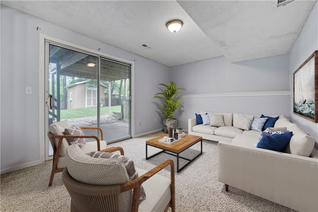 2400 NE Dale Hunter Drive — photo 6