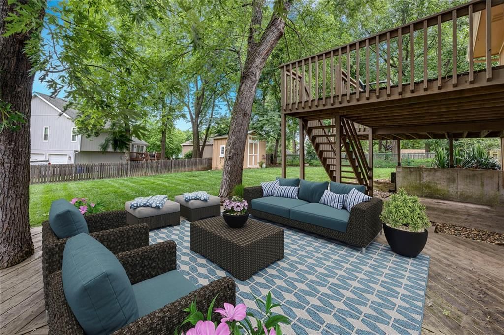 2400 NE Dale Hunter Drive — photo 7