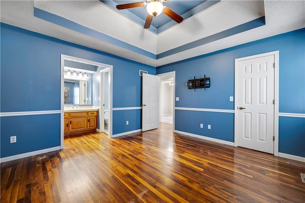 2400 NE Dale Hunter Drive — photo 11