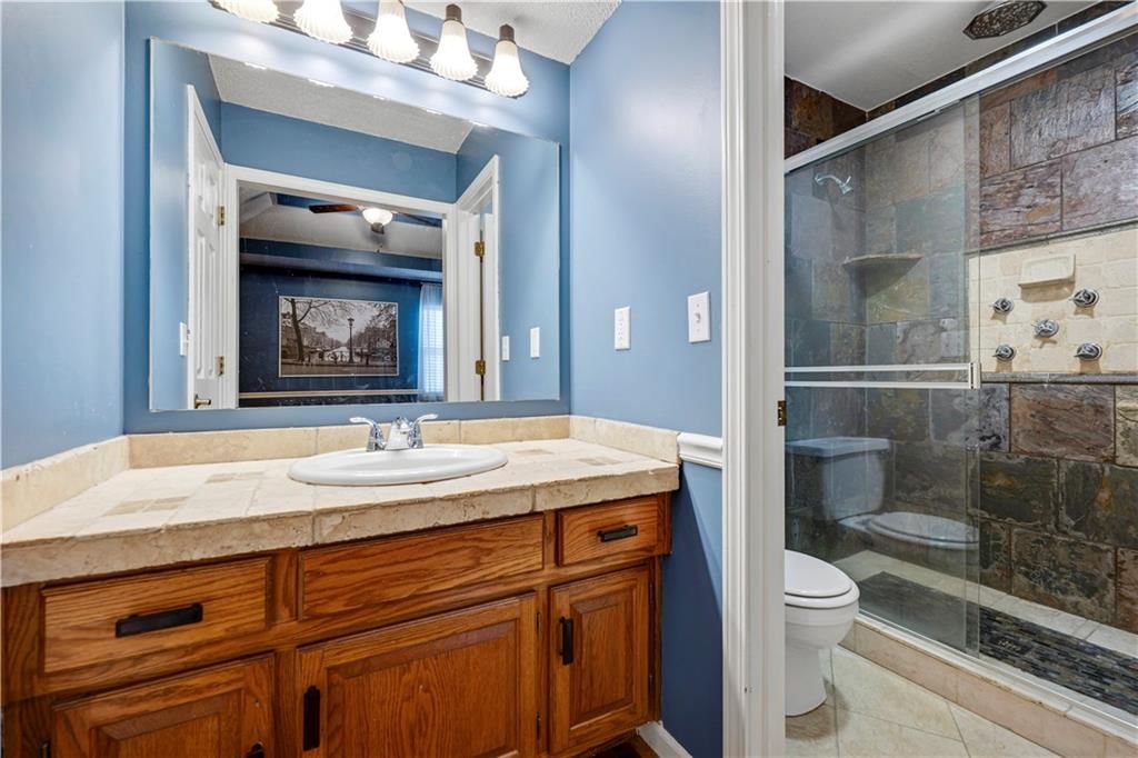 2400 NE Dale Hunter Drive — photo 13